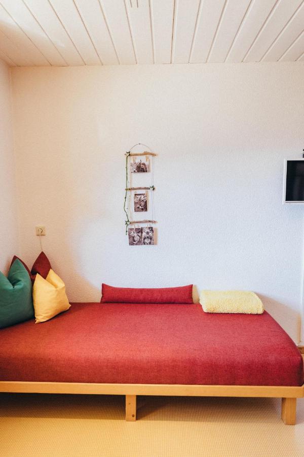 Haus Netzer Apartment Bartholomaberg Bagian luar foto